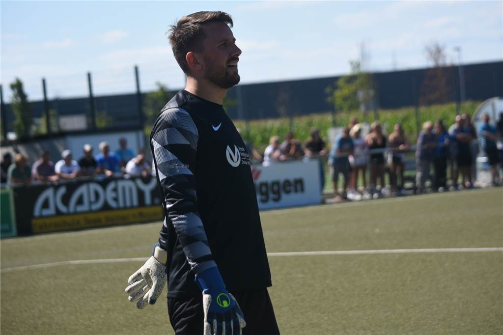 Ex-Profi Ivan Mandusic kommt von der IG Bönen zum Königsborner SV – und patzt gleich beim Debüt Ivan Mandusic hat beim Königsborner SV im ersten Spiel fünf Gegentreffer kassiert. Sonntag könnte er sein Landesliga-Debüt für den KSV geben.