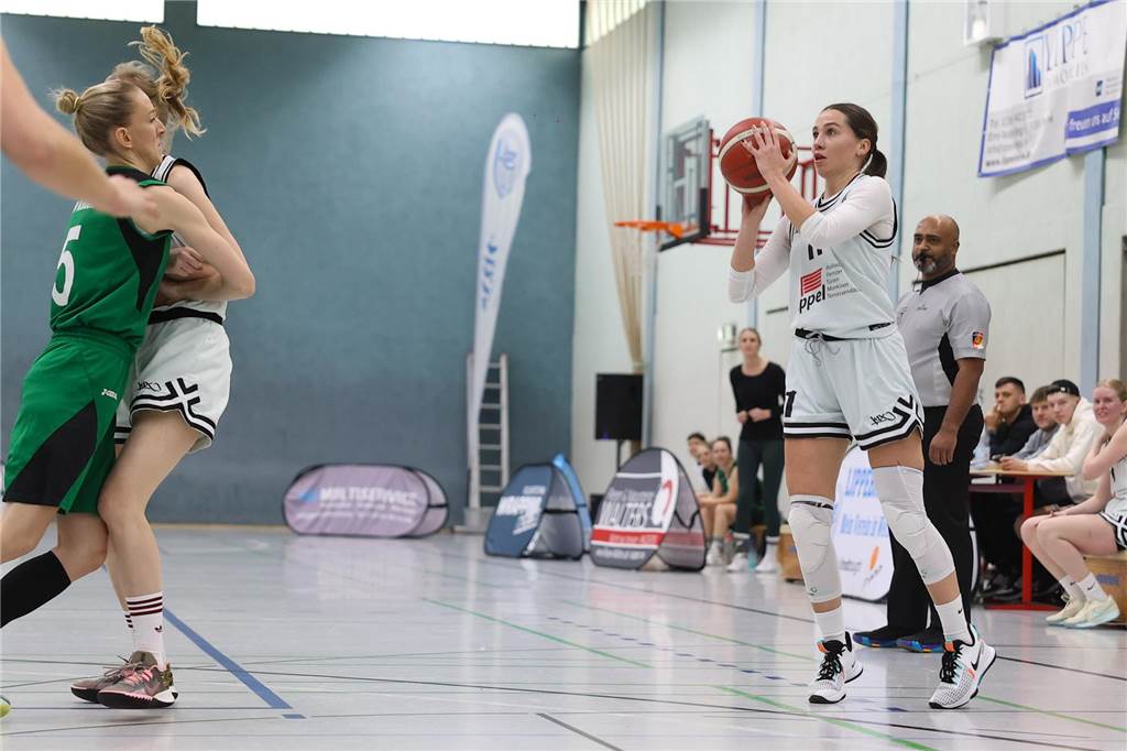 LippeBaskets stehen vor fast unlösbarer Aufgabe im WBV-Pokal Izabela Pinkosz nimmt einen Wurf.