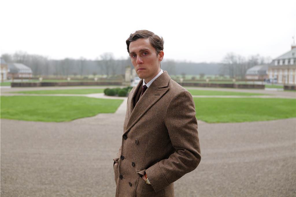 „Spencer“ in Nordkirchen: Am Schloss gibt es bald eine besondere Führung Jack Farthing spielt Prinz Charles. Schloss Nordkirchen im Hintergrund spielt ebenfalls eine Hauptrolle.