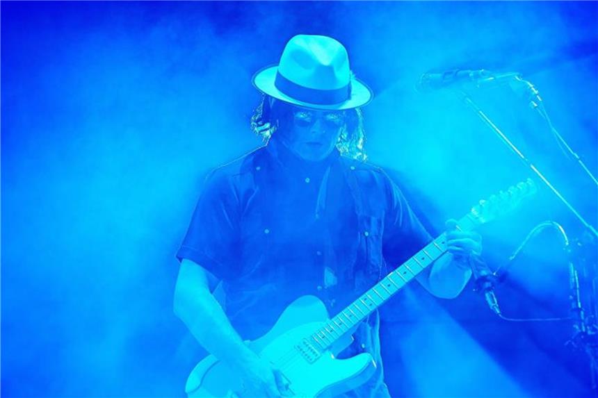 Jack Whites Konter: Nach wie vor lässig und laut Jack White ist den schweren Weg gegangen. Foto: Adam Warzawa/PAP