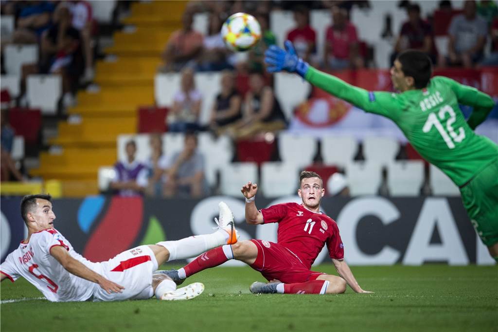 Dahoud und Deutschland im Halbfinale - Bruun Larsens Treffer reicht den Dänen nicht Jacob Bruun Larsen erzielte das 1:0 gegen Serbien und bereitete den zweiten Treffer mit einem Eckball vor.
