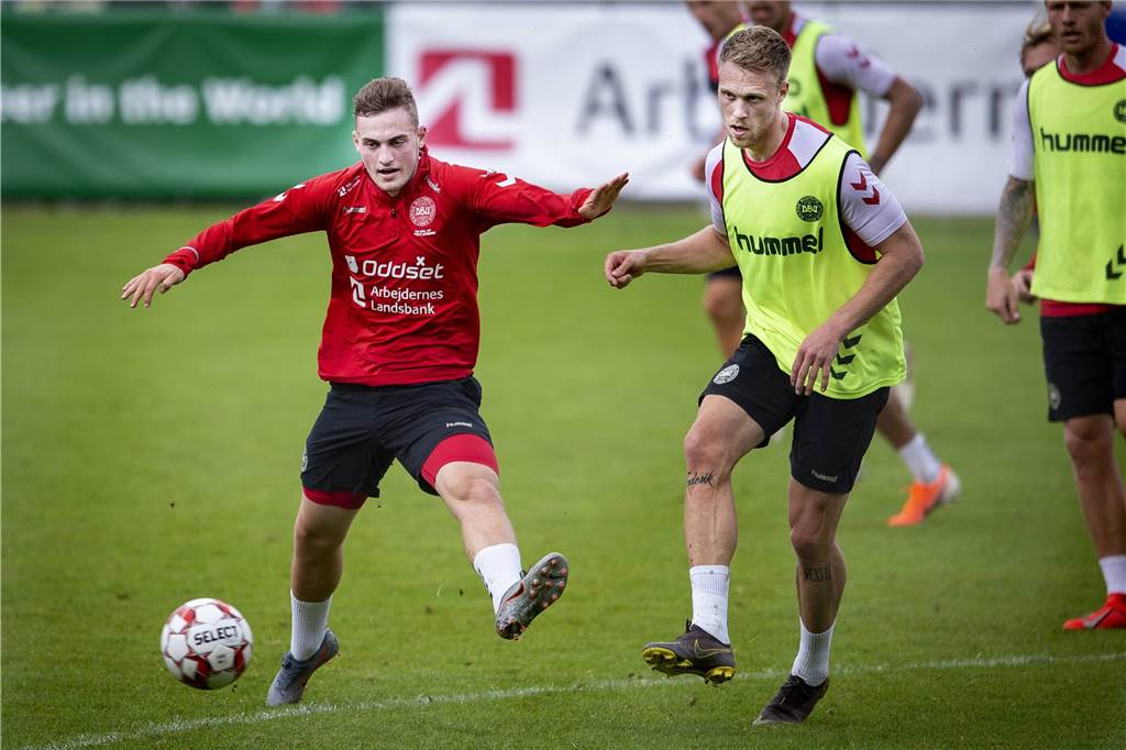 Mahmoud Dahoud und Jacob Bruun Larsen im finalen Aufgebot für die U21-EM Jacob Bruun Larsen hatte im März dieses Jahres in der A-Nationalmannschaft Dänemarks debüttiert, bei der EM ist er aber für die U21 am Ball.