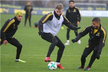 Jacob Bruun Larsen (M.) soll beim VfB Stuttgart Spielpraxis sammeln.