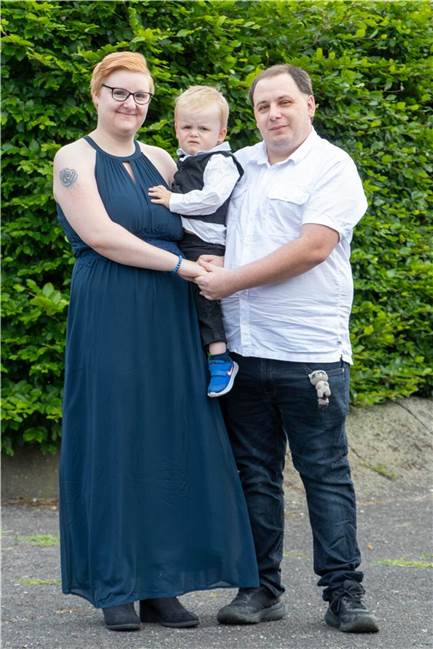 Jacqueline Middeke und Dennis Annussat heiraten am Standesamt Jacqueline (geborene Middeke) und Dennis Annussat reisen mit Sohn Ian über die Flitterwochen in die Niederlanden.