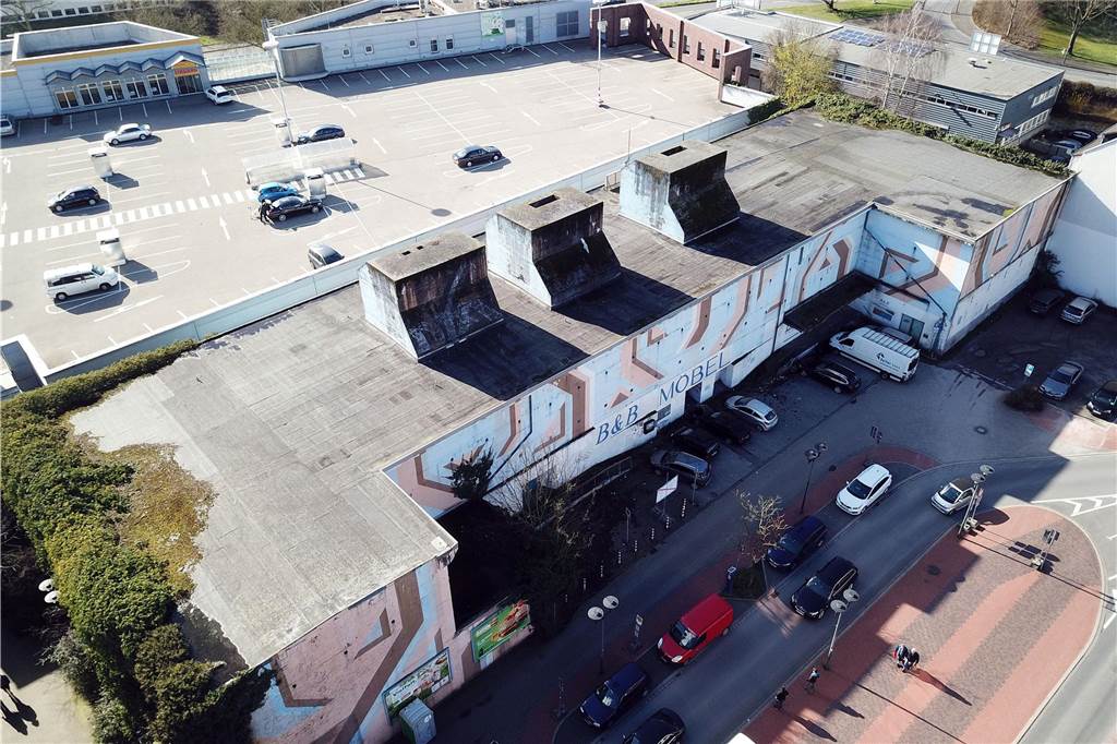 Bunker-Konzept sieht Wohnungen, Büros, Gastro und Speicher Jahrelang wurde der Bunker in der Castroper Altstadt nicht genutzt. Nun wurde er entrümpelt und dient in Teilen als Lager für das Stadtmarketing. Aber was wird in Zukunft daraus?
