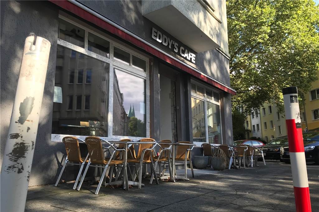 Kneipen und Restaurants im Kreuzviertel: Viele Neueröffnungen und zwei Wasserschäden Jahrzehntelang stand über diesem Eingang "Taormina". Der Nachfolger "Eddy's Cafe" soll bald öffnen.