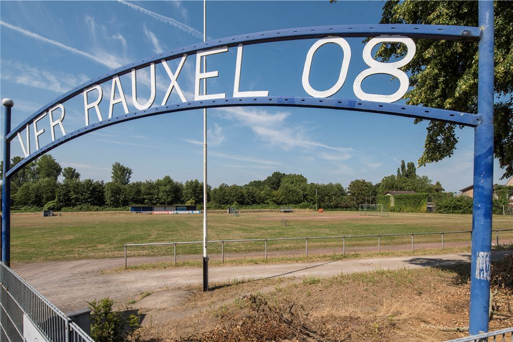 Hängepartie beim Umzug des VfR Rauxel geht weiter - die Vorsitzenden melden sich zu Wort Jahrzehntelang war der VfR Rauxel im Waldstadion an der Vördestraße beheimatet.