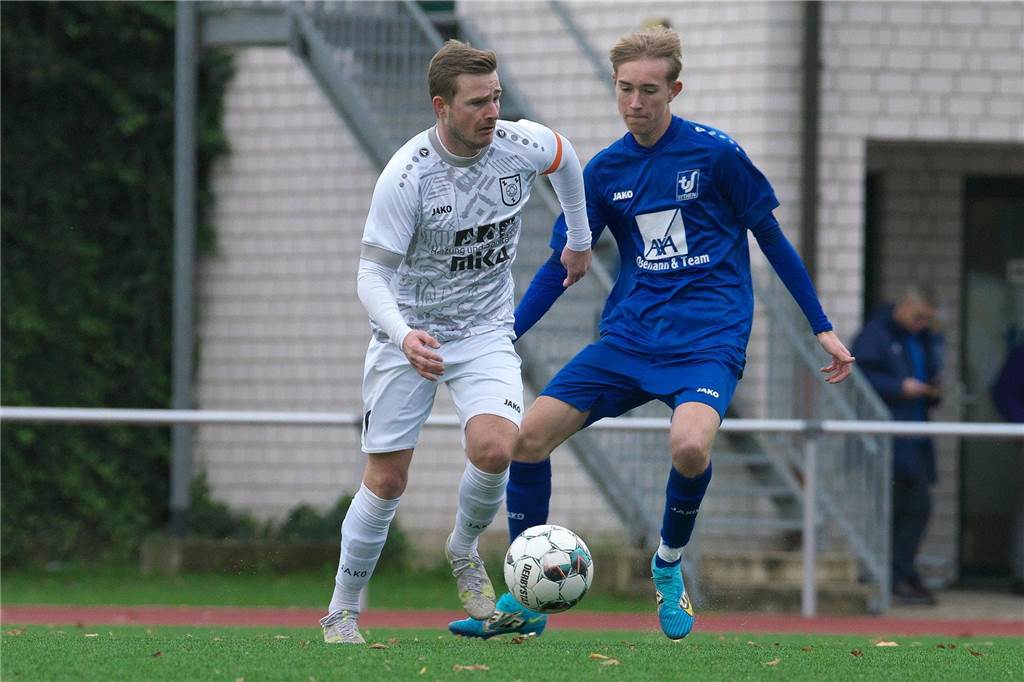 „Nicht damit gerechnet“: TuS Sythens Jüngster ist eine der Überraschungen der Hinrunde Jamie Brosterhaus (r.) kam schon mit 17 Jahren häufig beim TuS Sythen zum Einsatz.