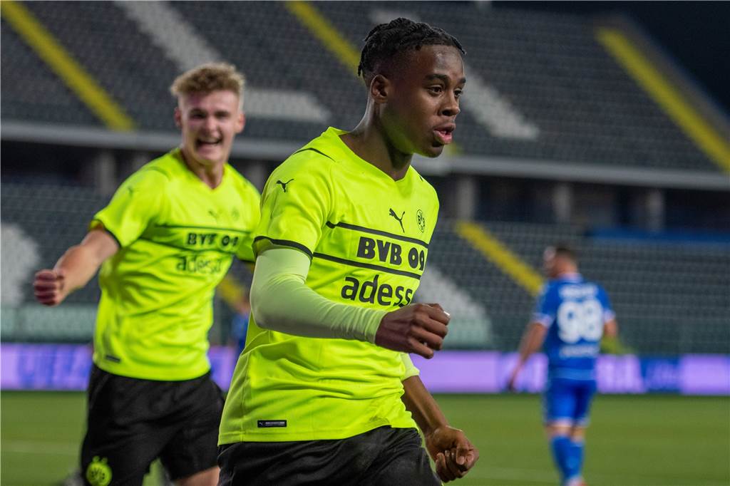 Youth League: BVB-U19 besiegt Empoli und zieht ins Achtelfinale ein – Sorgen um Kamara Jamie Bynoe-Gittens brachte die BVB-U19 früh in Führung.