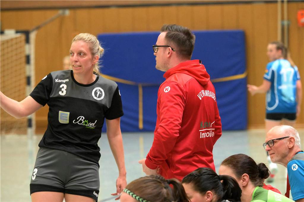 Handballerinnen setzen fettes Ausrufezeichen Jan Battenberg (r.) geht mit dem VfL Brambauer in die letzten zwei Spiele.