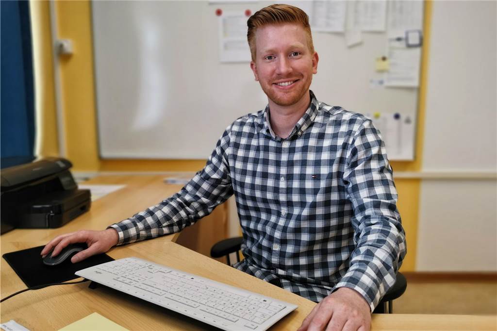 Jan Hagedorn leitet die Cottenburgschule. Er nahm die Herausforderung mit seinem Team an, einen Teilstandort mitzubetreiben, und rettete der Schulverwaltung damit den Hintern.