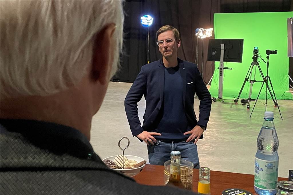 Jan-Hendrik Berger leitet die Extended GmbH, die Techniken wie Gestensteuerung und digitale 3D-Darstellungen miteinander mixen kann.