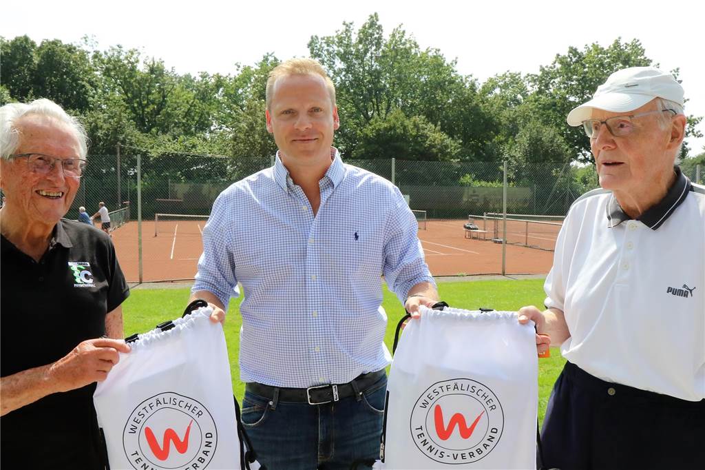Deutschlands ältestes Doppel spielt in Rhade: Guinnessbuch-Antrag läuft Dietrich Elsner, Jan-Henning Janowitz und Egon Kraft