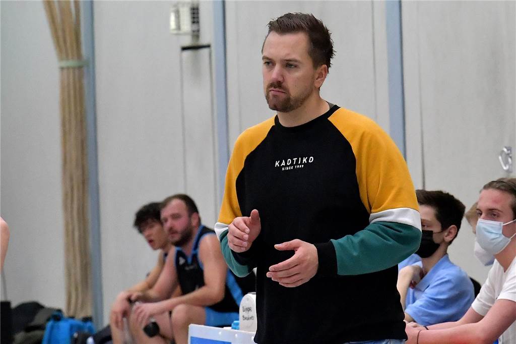 Marc Schwanemeier verstärkt das Trainerteam der LippeBaskets Jan König soll durch Schwanemeier als Trainer der zweiten Mannschaft entlastet werden.