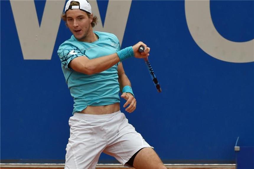 Nach Isner-Absage: Tennisprofi Struff direkt im Hauptfeld Jan-Lennard Struff aus Deutschland spielt den Ball. Foto: Angelika Warmuth/Archiv