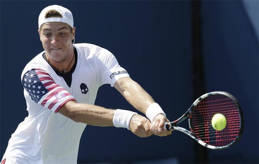 Westfalens Bester trainiert in Lünen Jan-Lennard Struff ist Westfalens bester Tennisspieler. Auch 2015 wird er sich wieder mit den Weltbesten seines Sports messen.