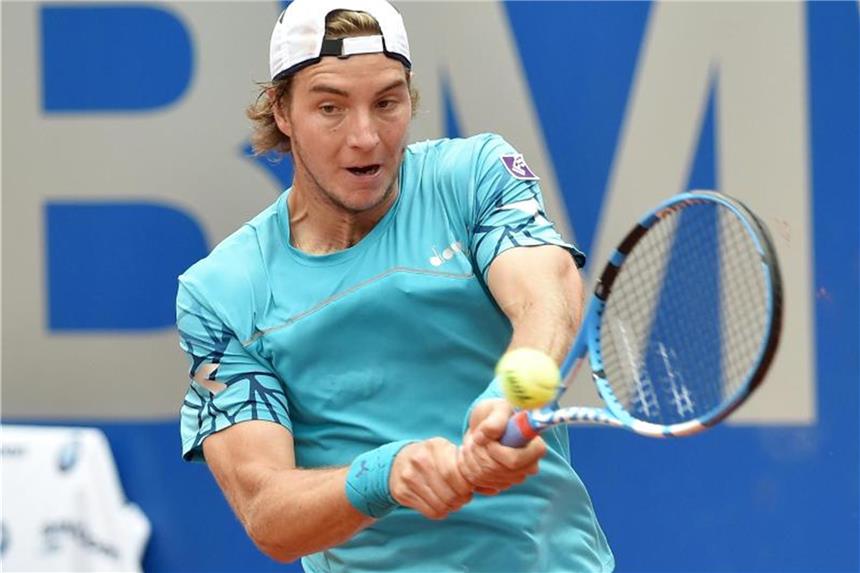 Tennisprofis Struff und Bachinger mit Auftakt-Aus in Halle Jan-Lennard Struff spielt den Ball. Foto: Angelika Warmuth/Archiv