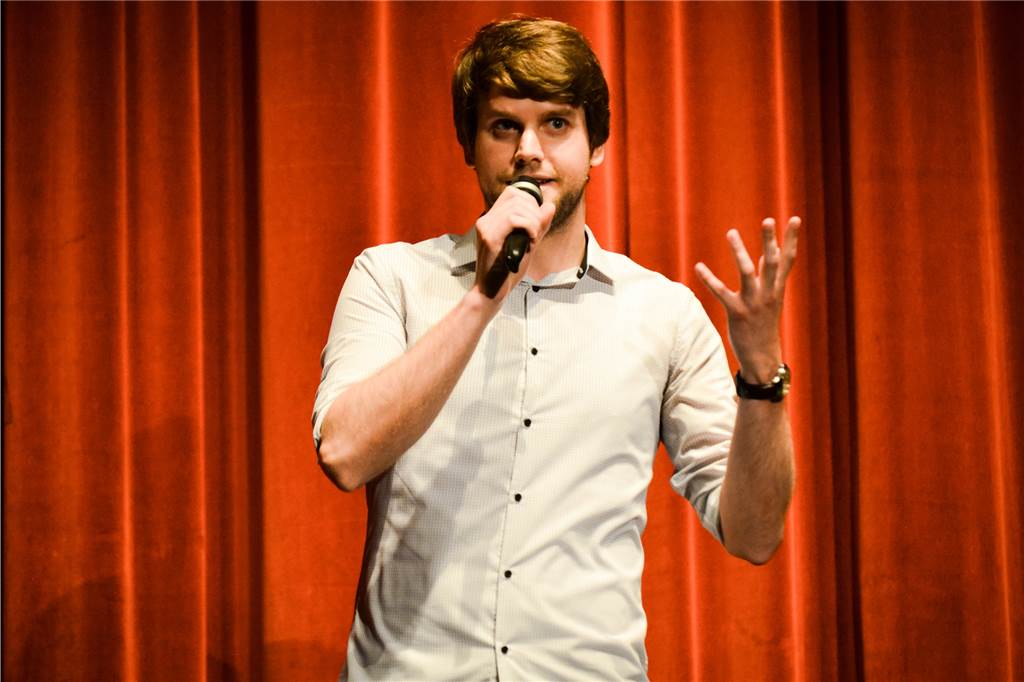 Junge Theater-Talente proben: Festival endlich wieder vor Publikum in Lünen Jan N. Schmitt stand beim allerersten Festival selbst noch als Akteur auf der Bühne. Jetzt organisiert er das Festival.