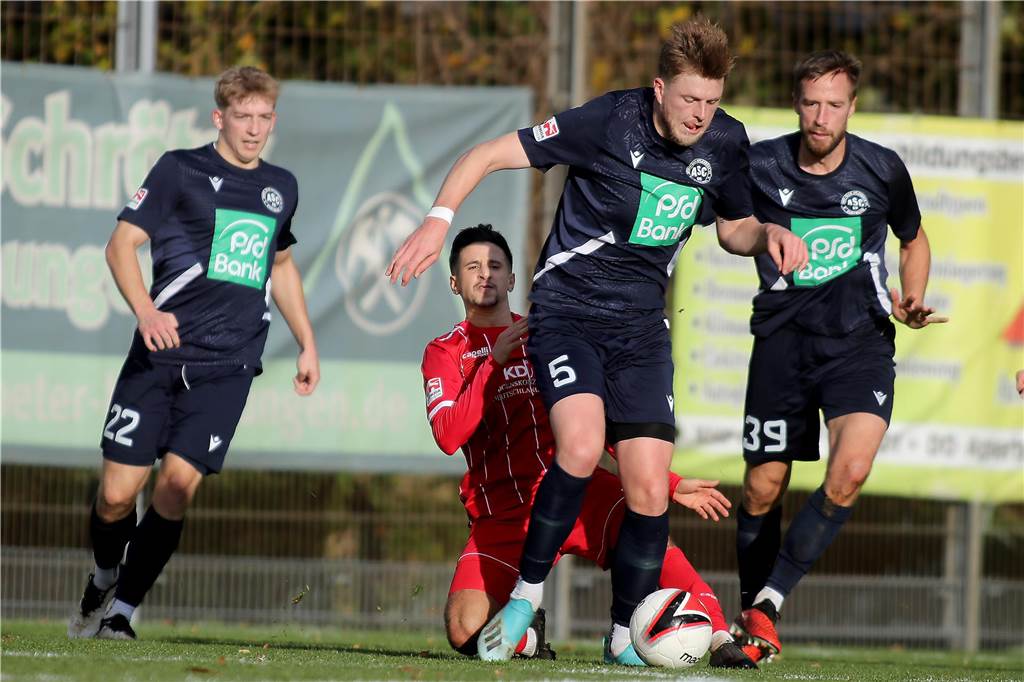 Jan-Patrick Friedrich (vorne) zählte zu den ganz starken Spielern beim ASC 09 Dortmund.