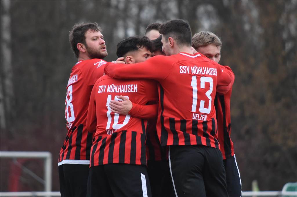 Rudelbildung und Handspiel-Ärger: SSV Mühlhausen verliert wieder Jan Pfeffer trifft zum 2:2 für Mühlhausen.