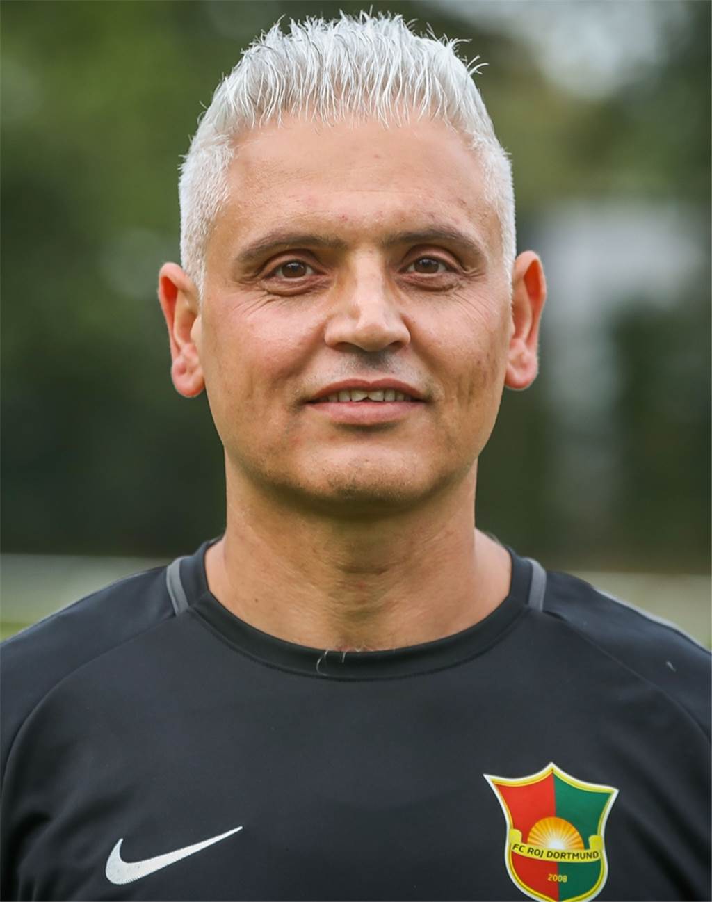 Fast allein im Stadion: Dortmunder Bezirksliga-Coach analysiert den BVB für Bundesligisten Jan Ramadan, Trainer von FC Roj.