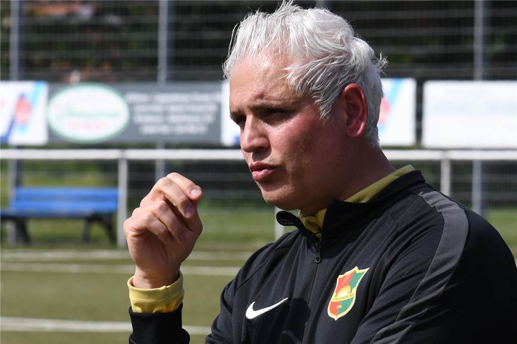 Ehemaliger Dortmunder Trainer hat einen neuen Job in Saudi-Arabien: Dort wohnt er im Hotel Jan Ramadan trainiete den FC Roj.