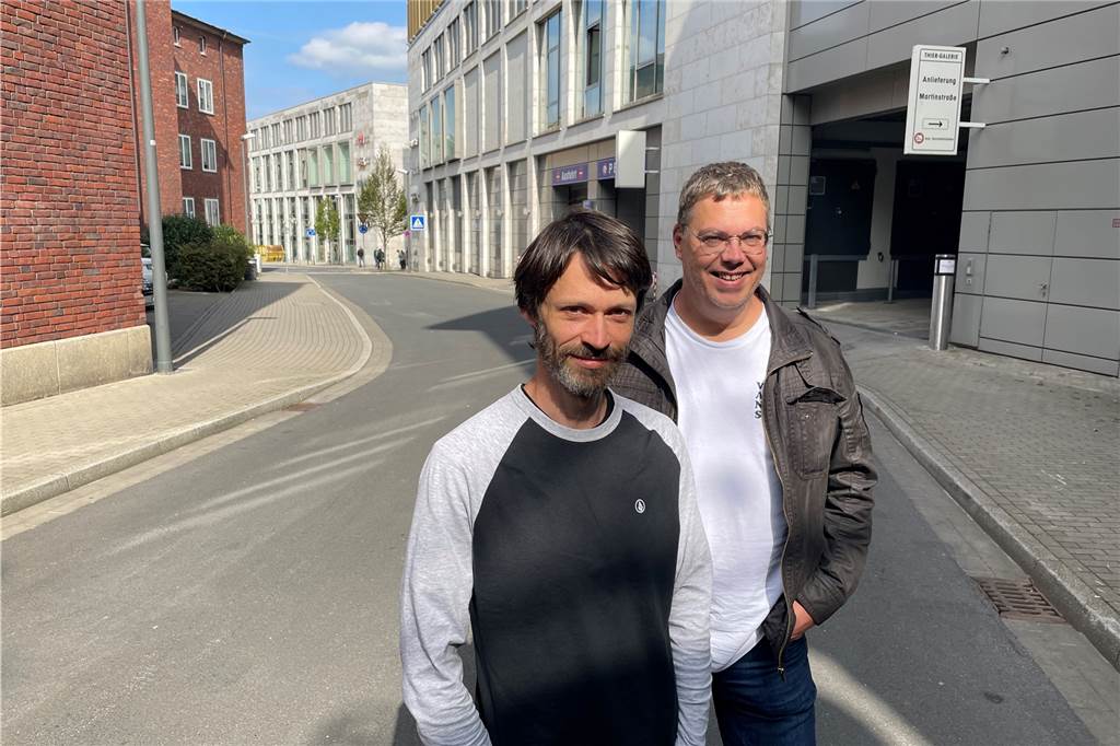 Drogenszene am Westenhellweg: Der schwierige Umgang mit dem Rausch Jan Sosna (l.), Leiter des „Café Kick“, und Michael Gierse vom Verein Drogenhilfe PUR an der Martinstraße in der Dortmunder Innenstadt.