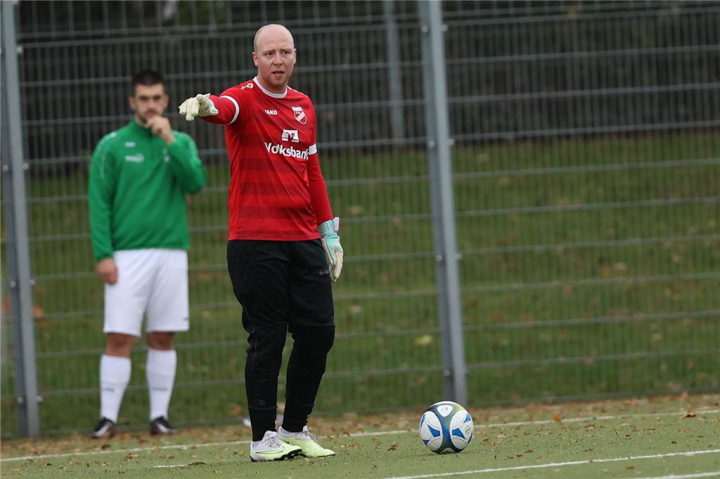 Olfener Punktgarant mit starken Paraden: „Ich befinde mich auf dem Höhepunkt“ Jan Stember dirigiert das Spiel von hinten.
