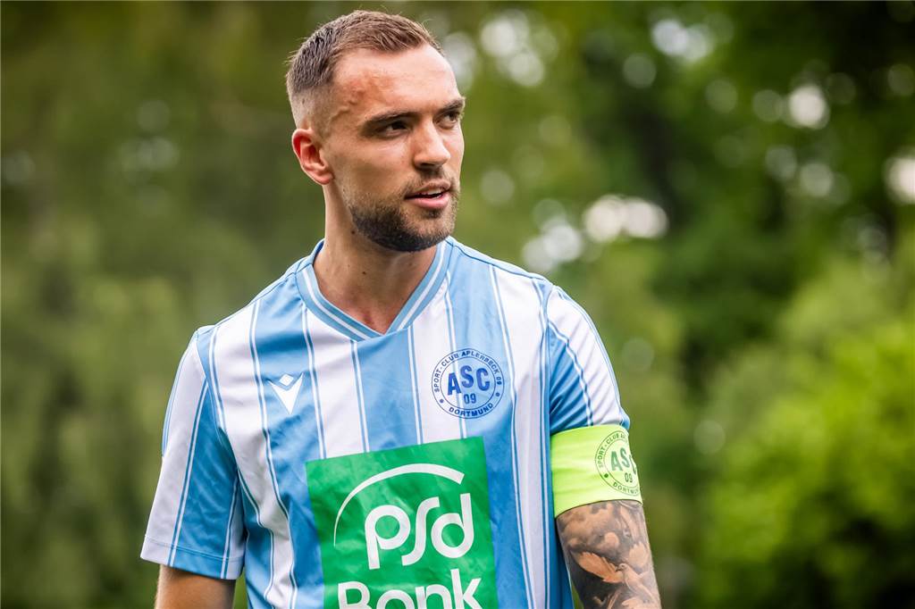 Jan Stuhldreier läuft über den Platz.