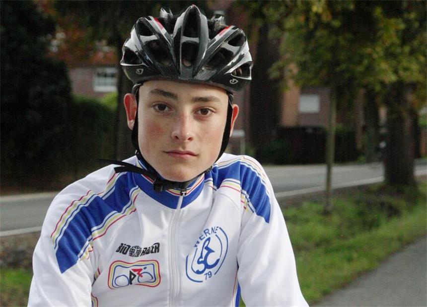 Platz elf: Jan Tschernoster fährt in die Weltspitze Jan Tschernoster, Radsportler beim RSC Werne: "Eine Nominierung zur Straßen-Weltmeisterschaft der Junioren im nächsten Jahr wäre klasse. Das ist mein Traum, auch wenn er nur verdammt schwierig zu realisieren ist."