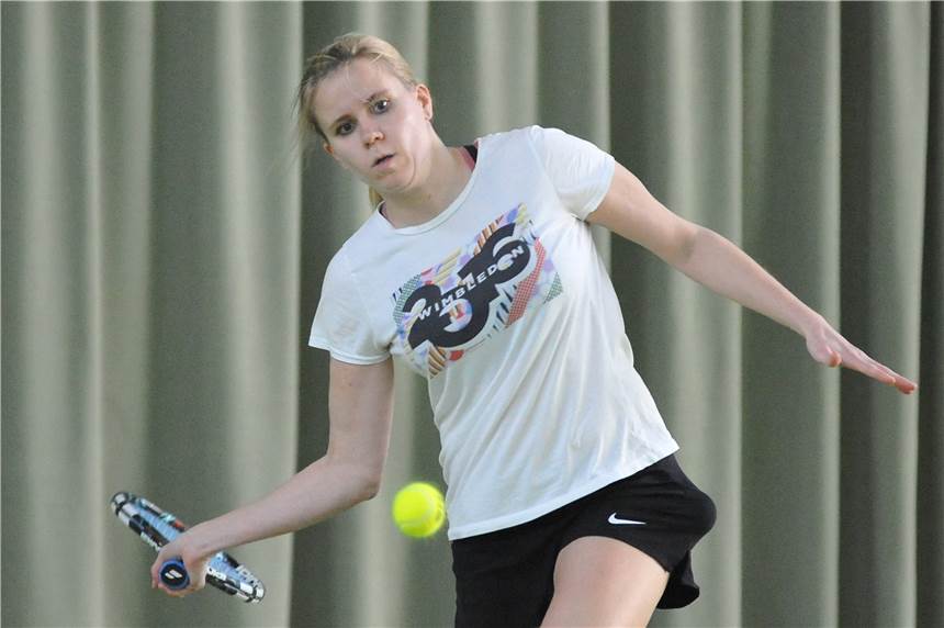 Tennis-Verband regelt Auf- und Abstiege nach Corona-Abbruch der Wintersaison Jana Hetterscheid und der TC Castrop 06 sind einem möglichen Abstieg aus der Damen-Bezirksliga entronnen. Der Westfälische Tennisverband hat entschieden, dass allein die Mannschaften absteigen, die vor Abbruch der Saison bereits chancenlos hinsichtlich des Klassenverbleibs waren.