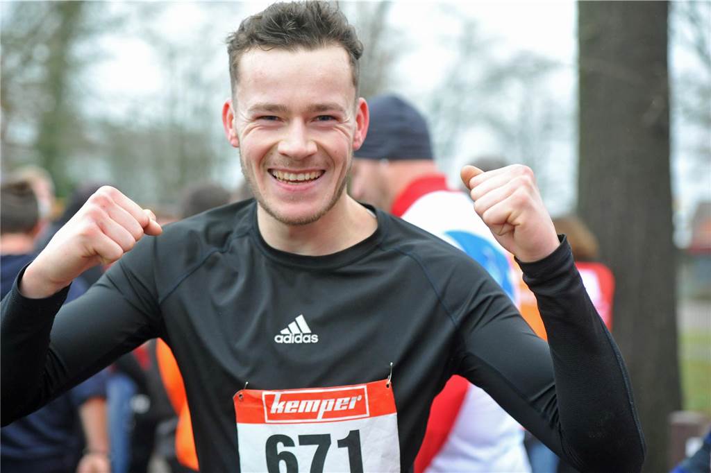 Tim Lammers-Xiang hängt alle ab Jannik Börmeier vom FC Oeding freute sich über Platz beim 15-Kilometer-Lauf.