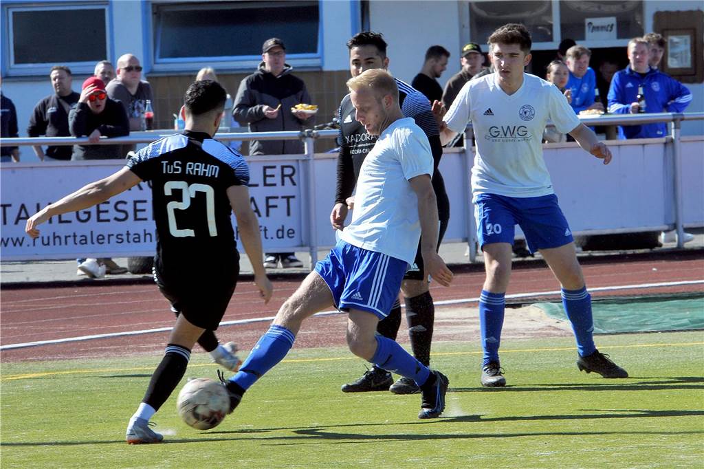 Jannik Braß wurden zum Abwehrspieler der Saison gewählt.