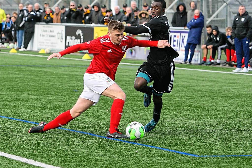 Wechselbörse von der Ober- bis zur Bezirksliga: Alle Transfers im Fußballkreis RE auf einen Blick Jannik Hohenberger (l.) schließt sich Bezirksliga-Aufsteiger FC 96 Recklinghausen an.