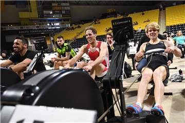 Jason Osborne (r.) konnte in Long Beach, Kalifornien den Indoor-Weltmeistertitel im Rudern auf dem Ergometer holen.