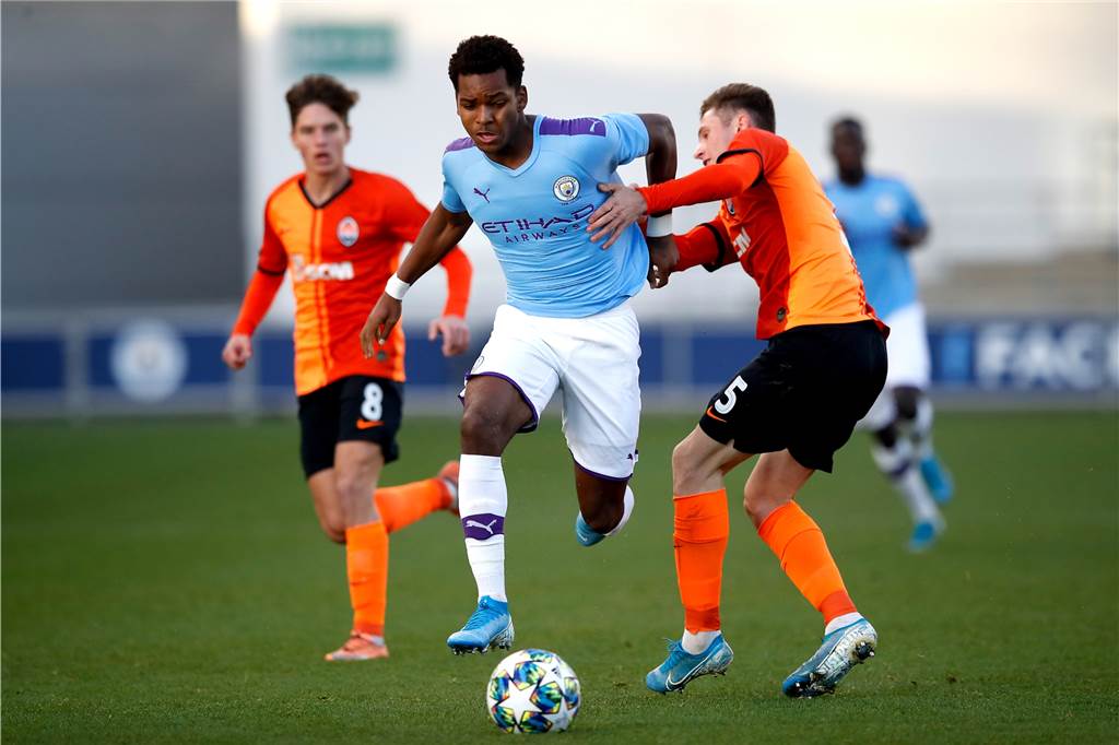 Transfer perfekt: Das ist der BVB-Plan mit dem Niederländer Jayden Braaf Jayden Braaf wechselte 2018 zur U18 von Manchester City.