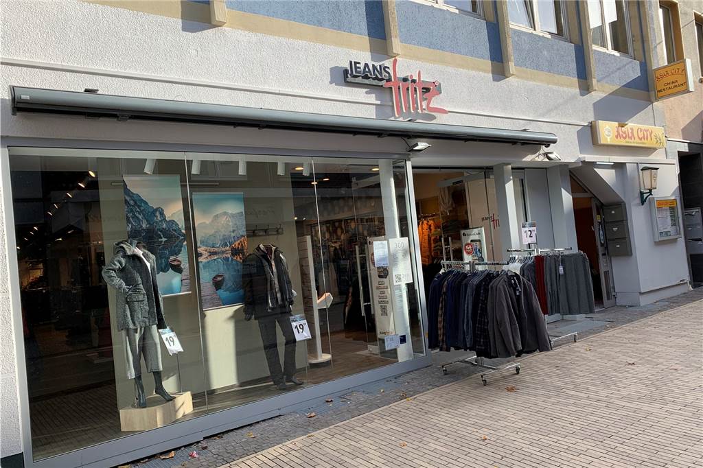 Black Friday in Dorsten: Schnäppchenjagd in geordneten Bahnen Jeans Fritz entzerrt die Situation am Black Friday durch Black Days ab dem 13. November.