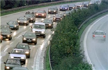 Jede Menge Staus gibt es derzeit auf den Autobahnen der Region.