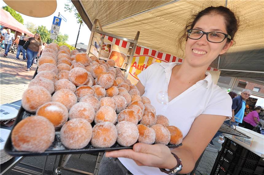 Nach dem Bürgerpicknick feiert Ickern am Sonntag das große Familienfest Jede Menge süße Leckereien gab es beim Ickerner Familienfest am Sonntag.