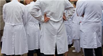 Jeder Arzt erhält eine lebenslange Arztnummer für die Abrechnung der Leistungen mit der Kassenärztlichen Vereinigung. Bei der Nummernnutzung soll es im Krankenhaus Maria-Hilf zu Unregelmäßigkeiten gekommen sein.
