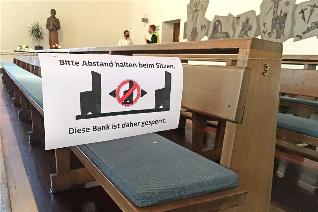 Jeder zweite Reihe wird freigehalten.