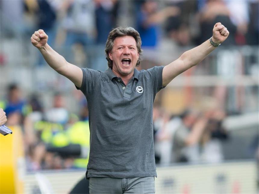 Vertrag bis 2019: Arminia verlängert mit Retter Saibene Jeff Saibene: "Bin glücklich, dass ich meine Arbeit bei Arminia fortsetzen kann." Foto: Guido Kirchner