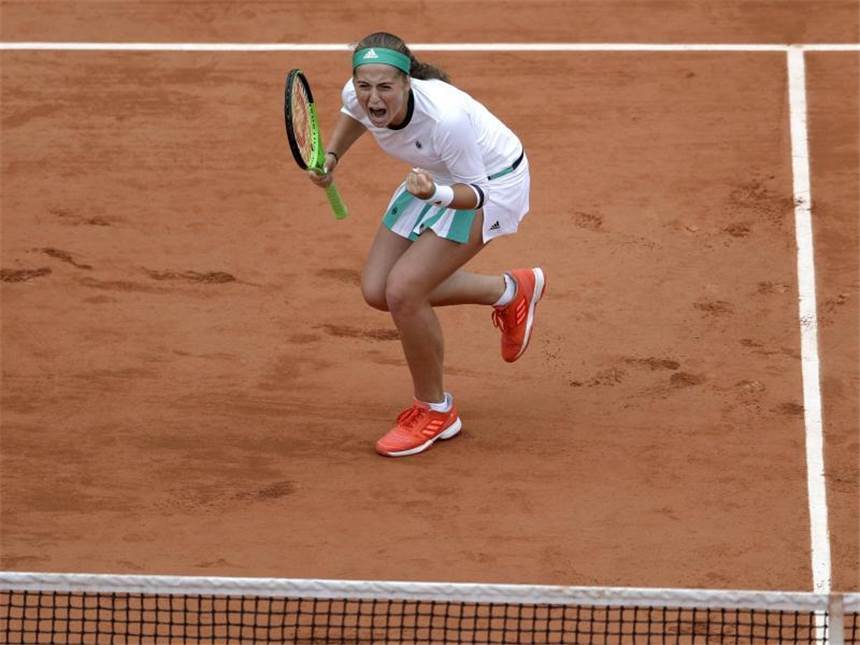 Kristina Mladenovic scheitert in Paris an Bacsinszky Jelena Ostapenko hat überraschend das Halbfinale erreicht. Foto: Petr David Josek