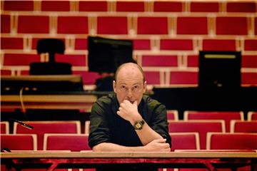 Jens-Daniel Herzog bei einer Probe als Regisseur im Dortmunder Opernhaus. Nach sieben Jahren verlässt er das Ruhrgebiet und wird Generalintendant in Nürnberg.