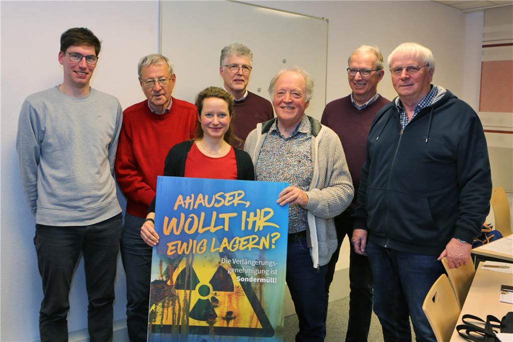 Doppelspitze: Alter Bekannter und neues Gesicht führen gemeinsam die BI Gruppenbild mit dem neuen Vorstand der BI Kein Atommüll in Ahaus