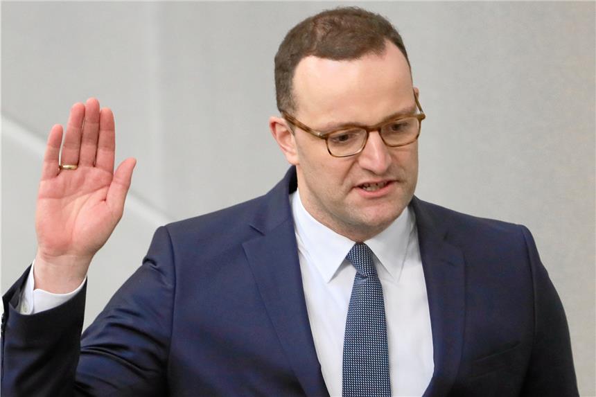 Das erste Interview des neuen Gesundheitsministers Jens Spahn wurde am Mittwoch als Bundesgesundheitsminister vereidigt.
