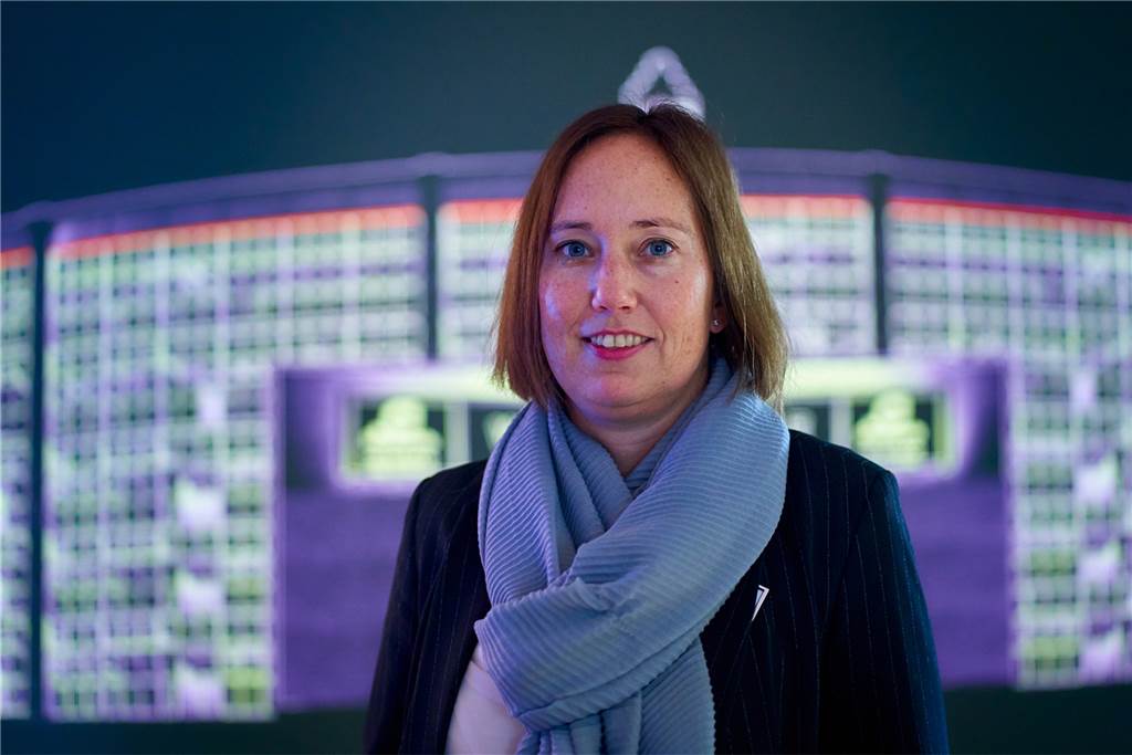 Jessica Decker leitet seit zehn Jahren das Mercure Hotel am Signal Iduna Park.