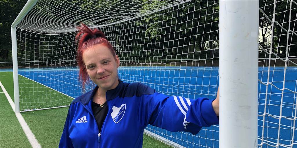 Frauen gesucht: Fußballverein wünscht sich weibliche Verstärkung Jessica Gronemeyer ist Kapitänin und Teammanagerin der Damenmannschaft von Teutonia Lanstrop - und auf der Suche nach neuen Spielerinnen