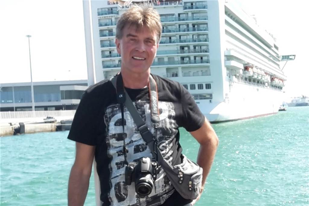 Jetzt hat er mehr Freizeit: Dieter Beleijew im Urlaub im Hafen von Barcelona.