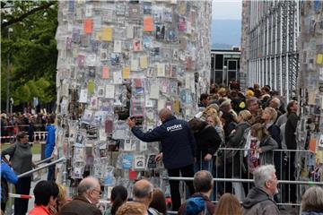 Jetzt ist es vorbei mit dem Parthenon der Bücher. Foto: Göran Gehlen